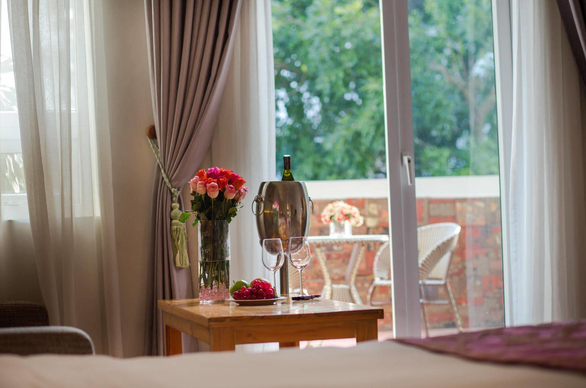 Viet View Hotel & Spa Hanoi Exterior photo